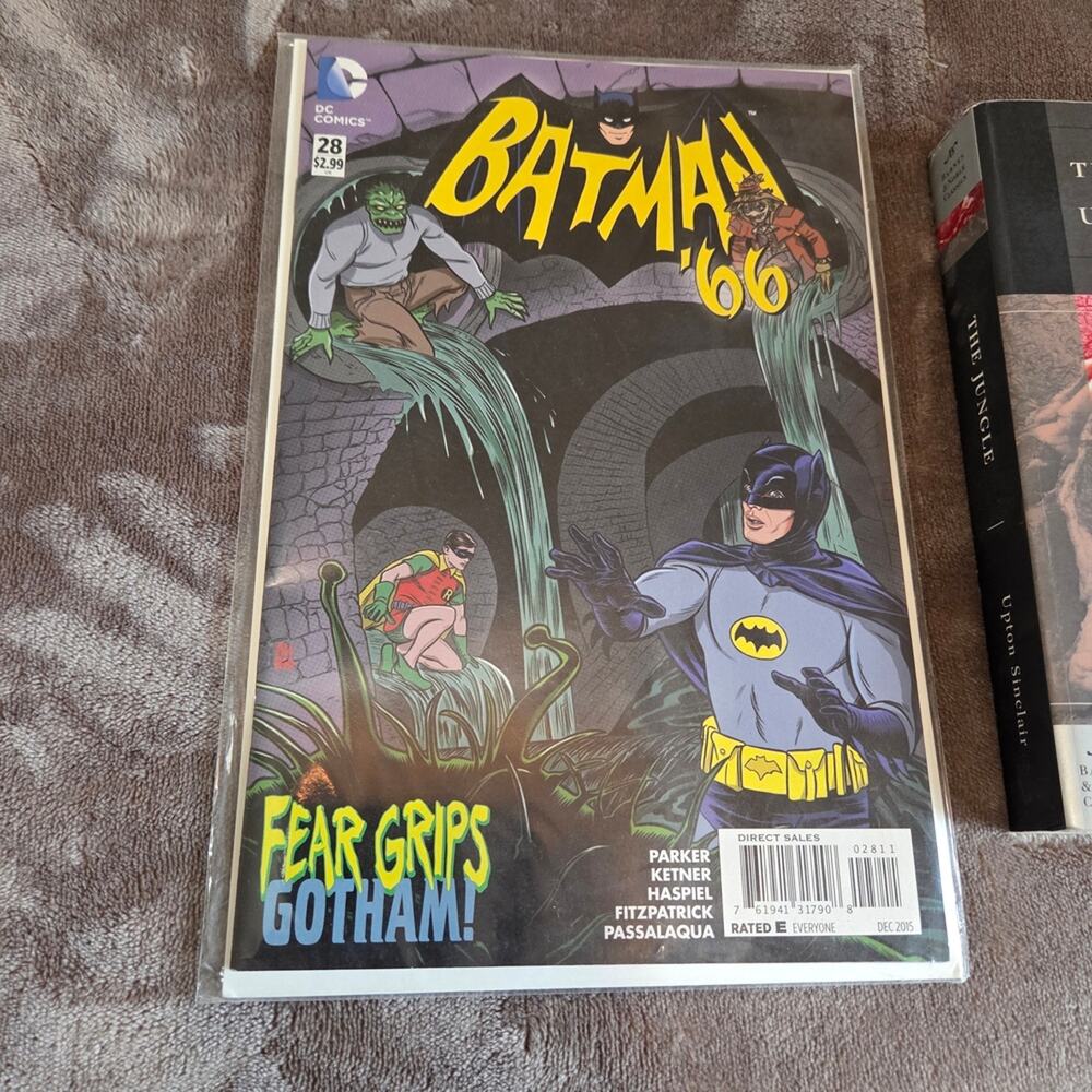 Barnes & Noble Batman '66 and The Jungle Book Set - Picture 2 of 5